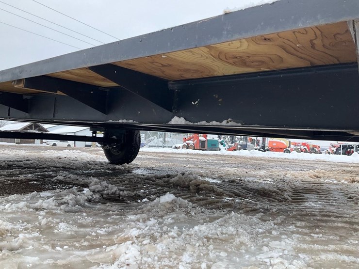 #2209-•-2021-flatbed-trailer*-image-26