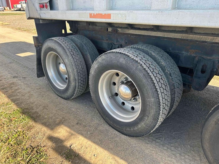 western-star-4964f-image-34