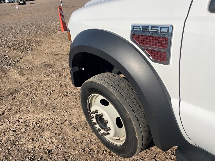2010-ford-f550-image-25