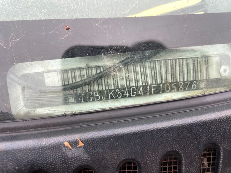 #1169-•-2001-chevrolet-3500-dump-box-truck-(has-mn-title)-image-33