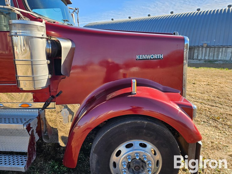 kenworth-w900l-image-16