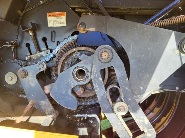 new-holland-590-image-44