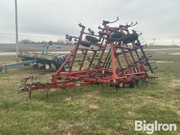case-ih-4800-image-1