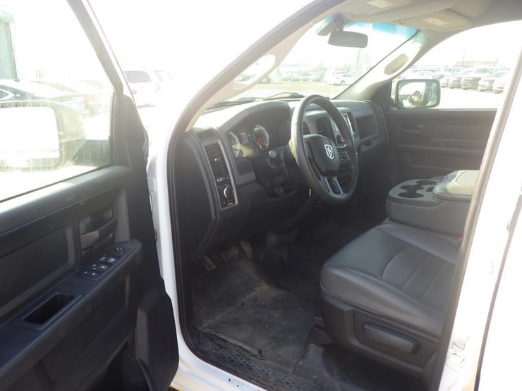 2016-dodge-1500-image-5