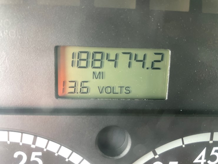 #1164-•-2004-sterling-plow-truck-(has-mn-title)-image-33