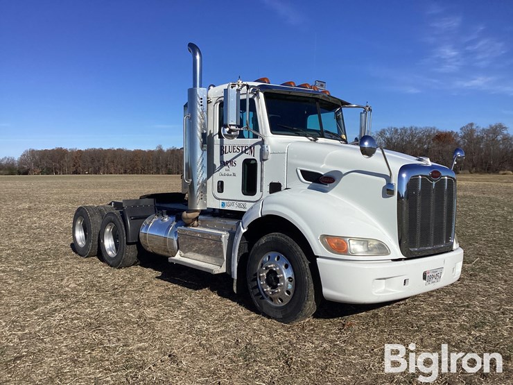 2014-peterbilt-384-image-3
