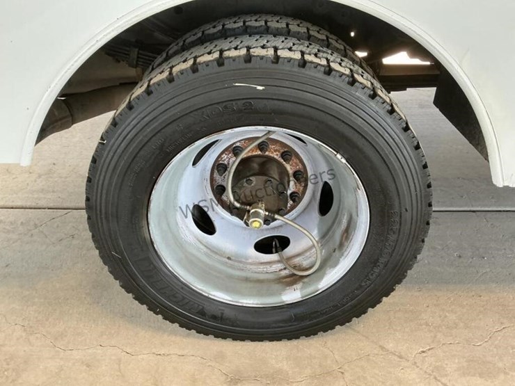 2016-ford-f550-image-8