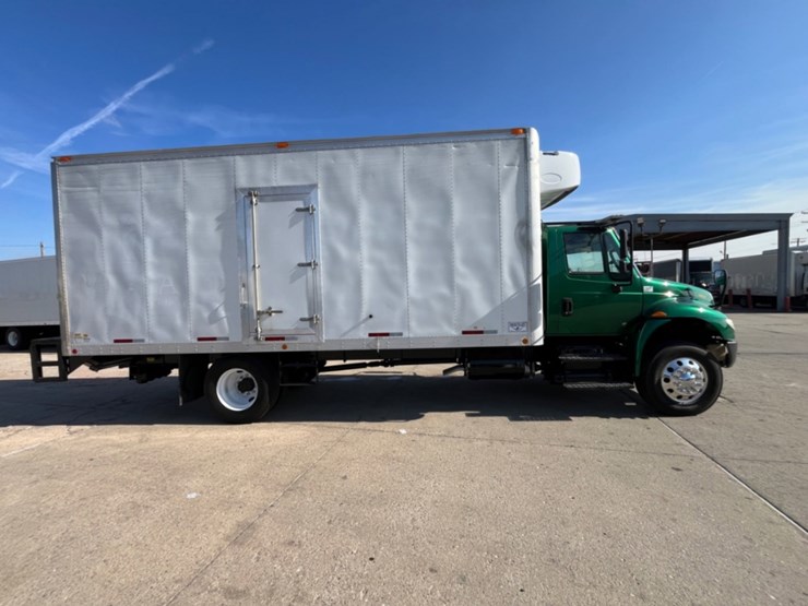 2019-international-durastar-4300-image-4