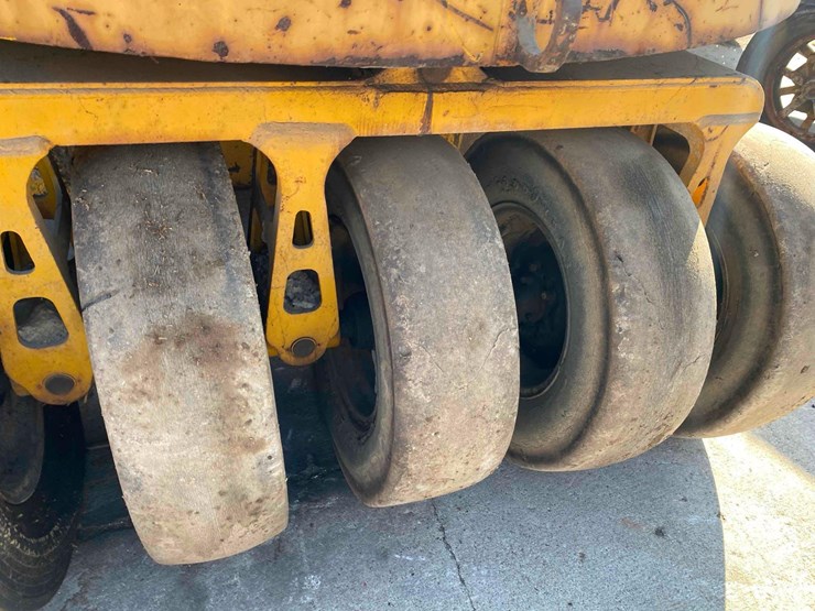 oliver-super-77-image-27