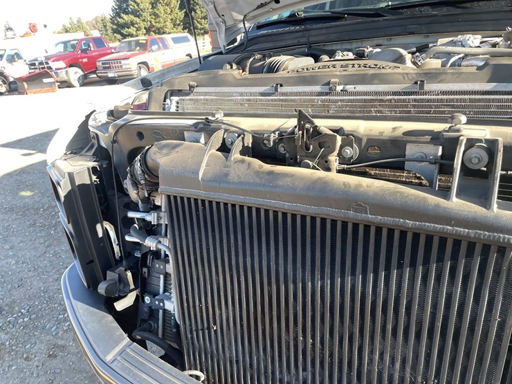 2010-ford-f550-image-33