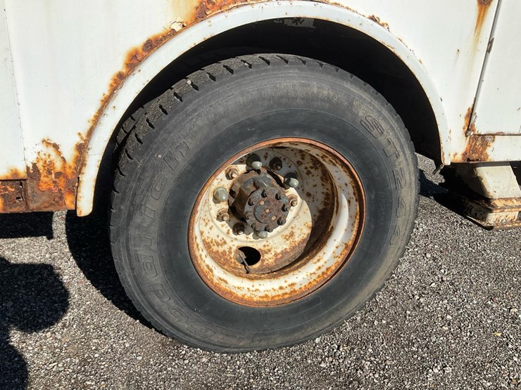 2001-international-4900-image-31