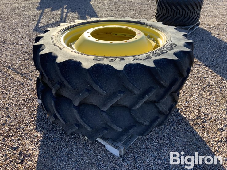 john-deere-8370r-image-3