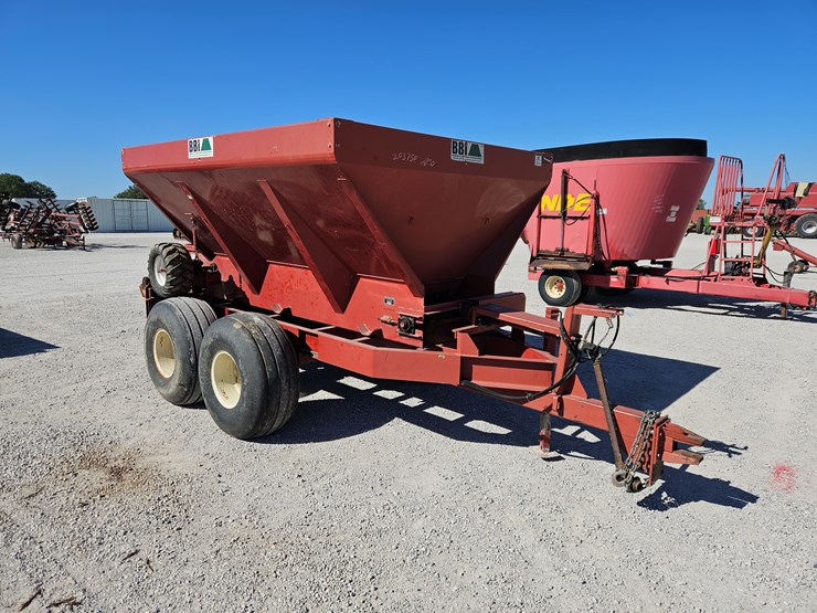 #203750-•-bbi-10-litter-spreader-image-1