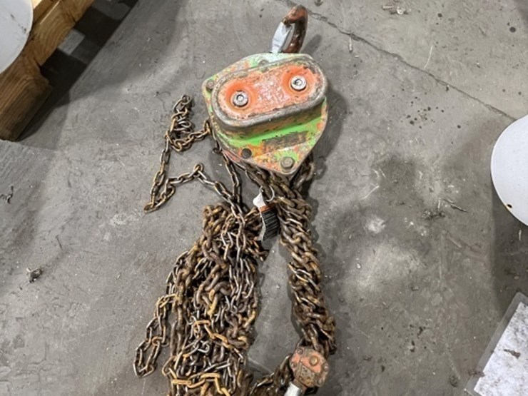 2-ton-chain-hoist-image-1