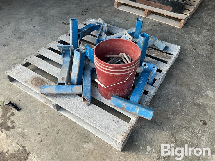 kinze-row-unit-mounts-image-5