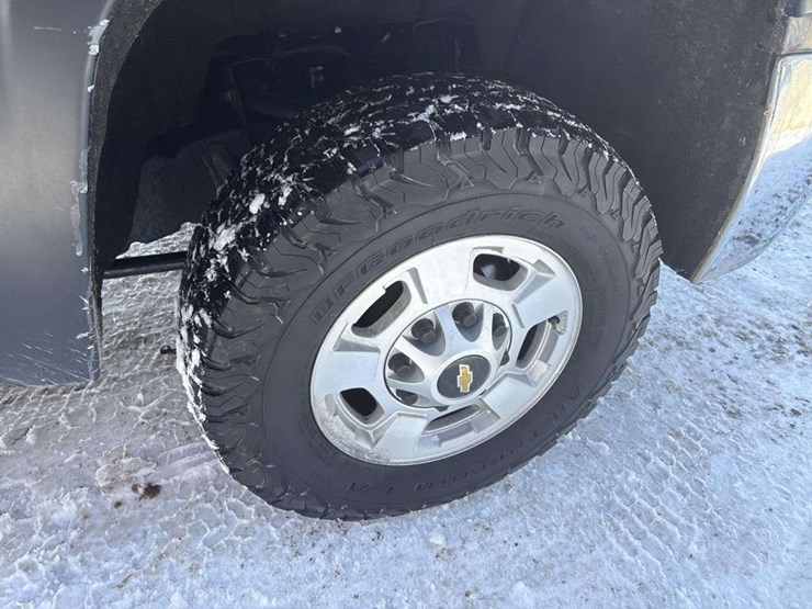 2015-chevrolet-2500-image-11