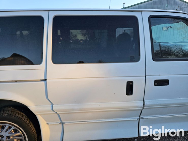 1994-dodge-grand-caravan-image-17