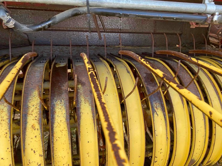 new-holland-316-image-31