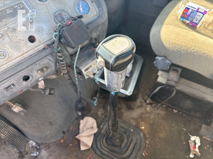 1995-ford-ltl9000-image-28