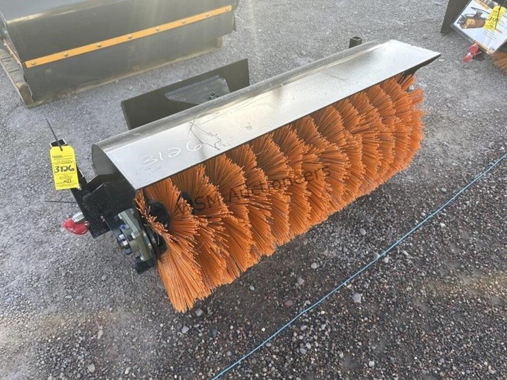 2025-giyi-qsj-sweeper-for-stand-up-skid-steer-image-1