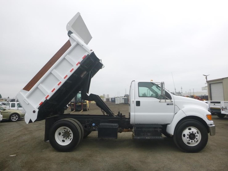 2013-ford-f650-image-9