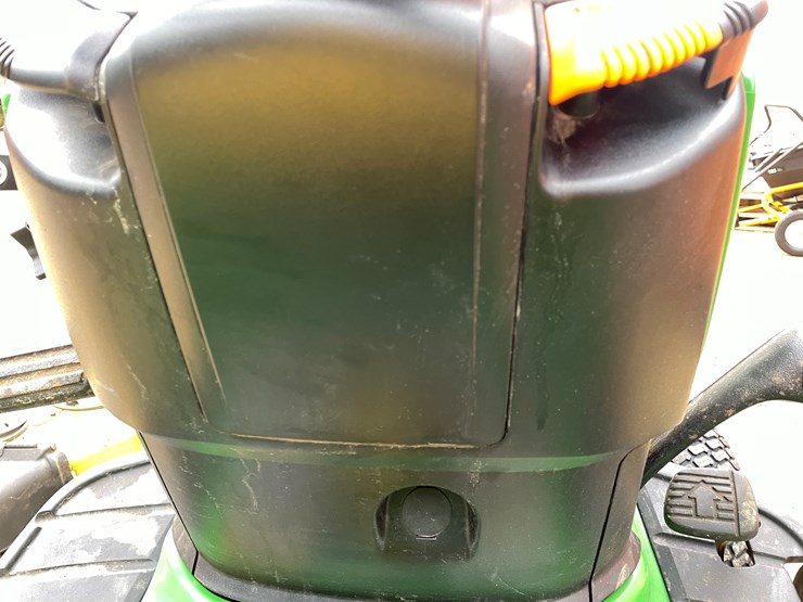 john-deere-x300-image-33