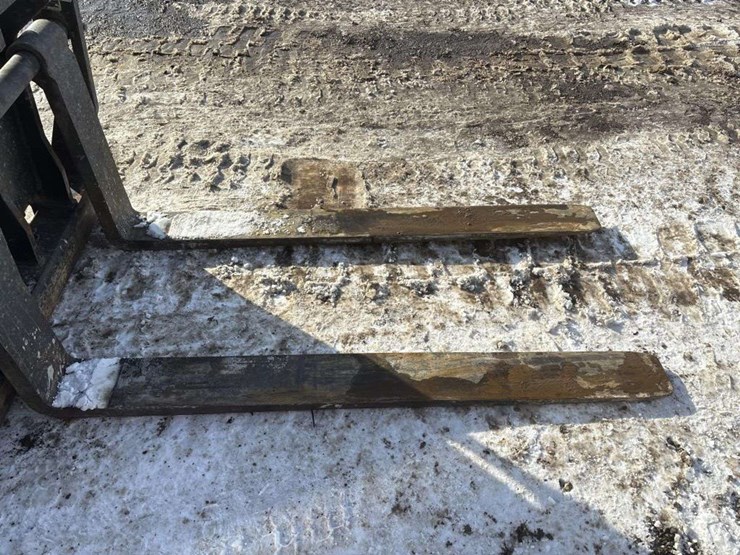 2019-caterpillar-255-image-13