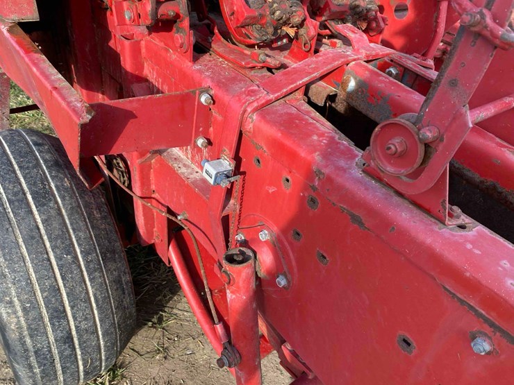 new-holland-316-image-18