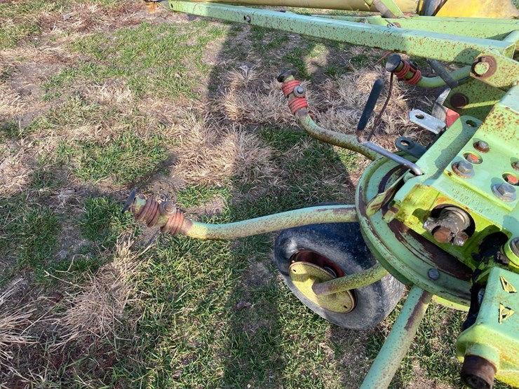 claas-volto-540-image-8