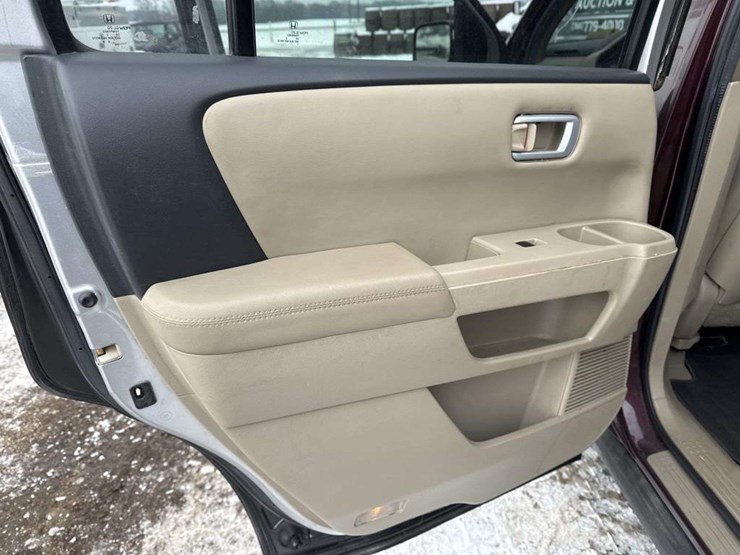 2011-honda-pilot-image-17