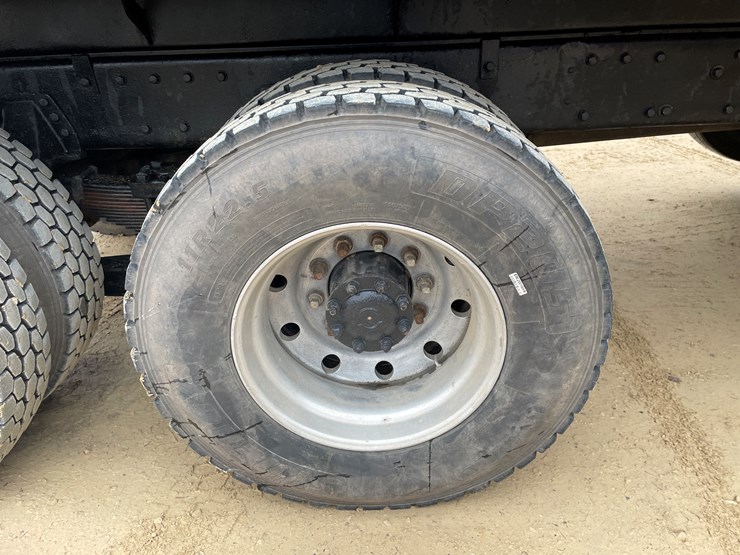 peterbilt-357-image-86