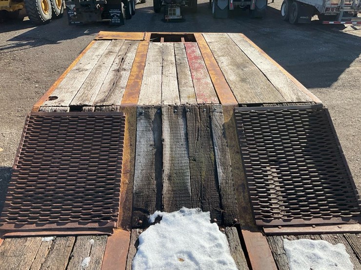 #2100-•-1967-beaver-flatbed-semi-trailer-image-38