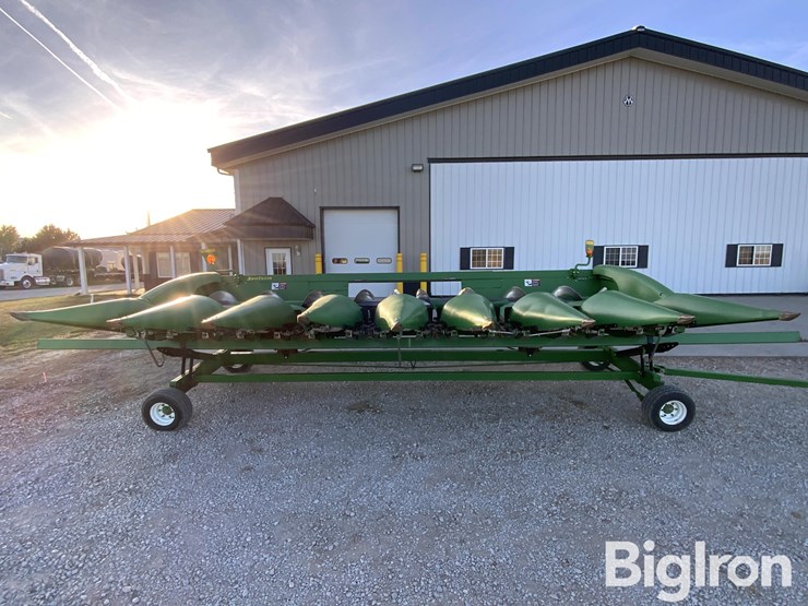 2010-john-deere-608c-image-2