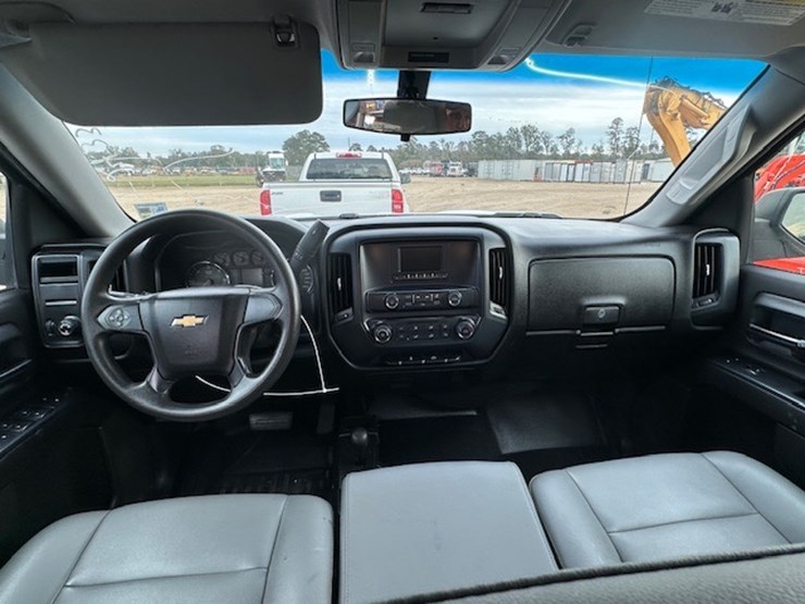 2016-chevrolet-2500-image-31