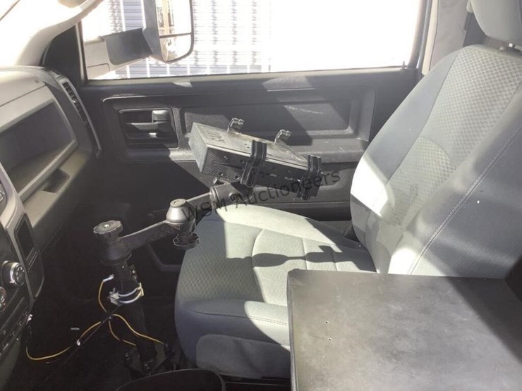 2014-ram-4500-bucket-truck-image-31