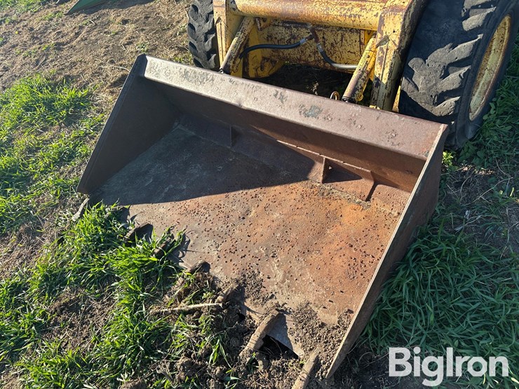 new-holland-l35-image-10