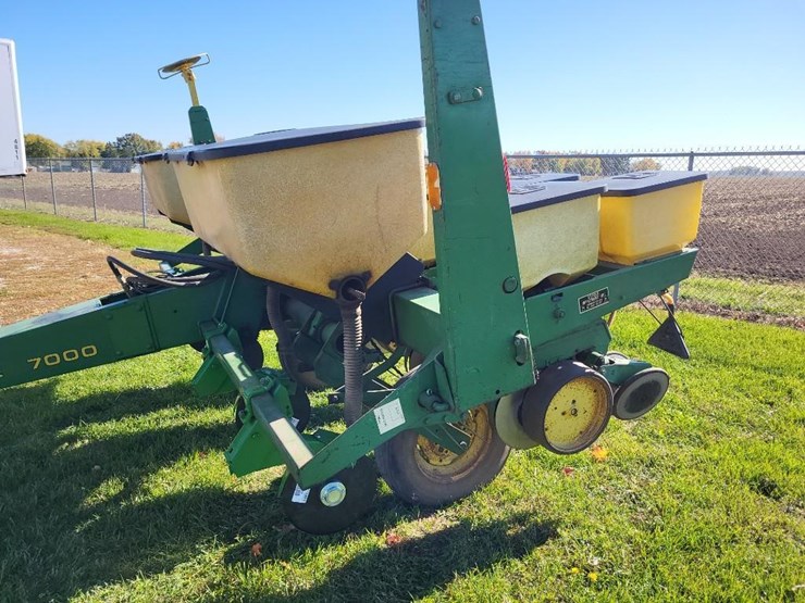 john-deere-7000-image-8