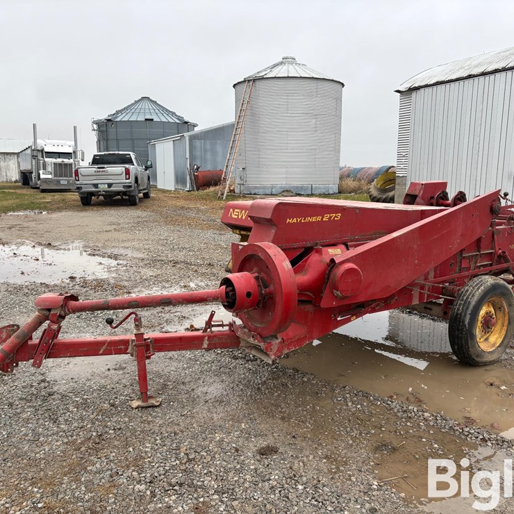 NEW HOLLAND 273