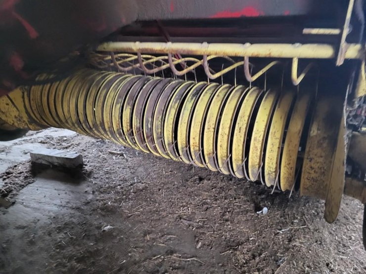 new-holland-851-image-12