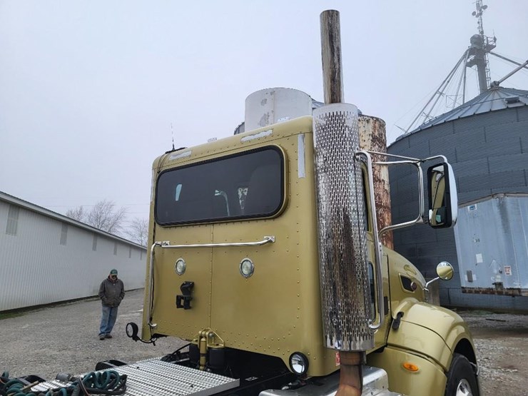 2012-peterbilt-386-image-34