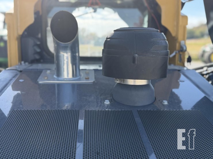 2021-deere-333g-image-8