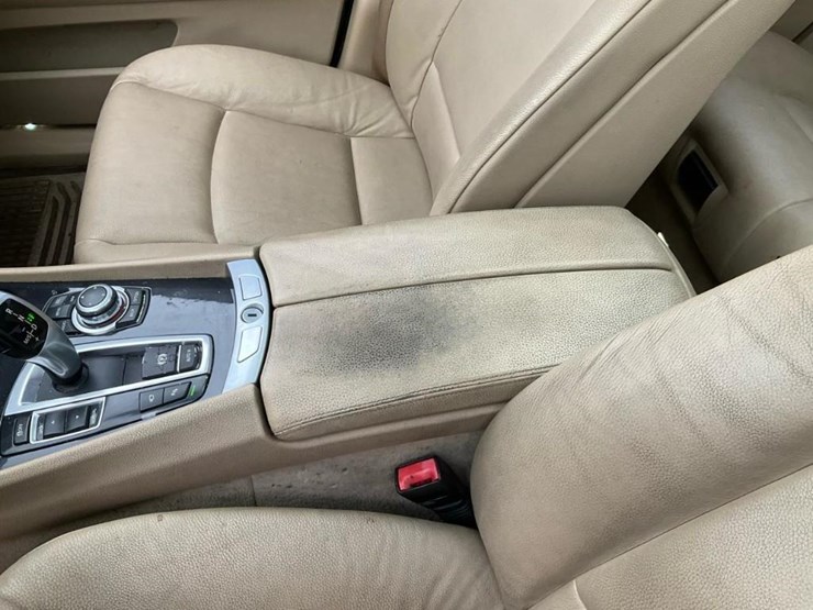 #2053-•-2010-bmw-550gt-car*-image-56