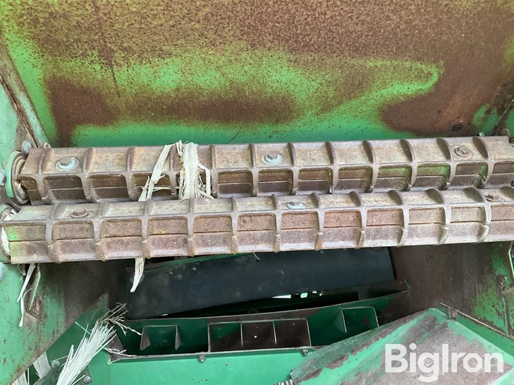 john-deere-300-image-20