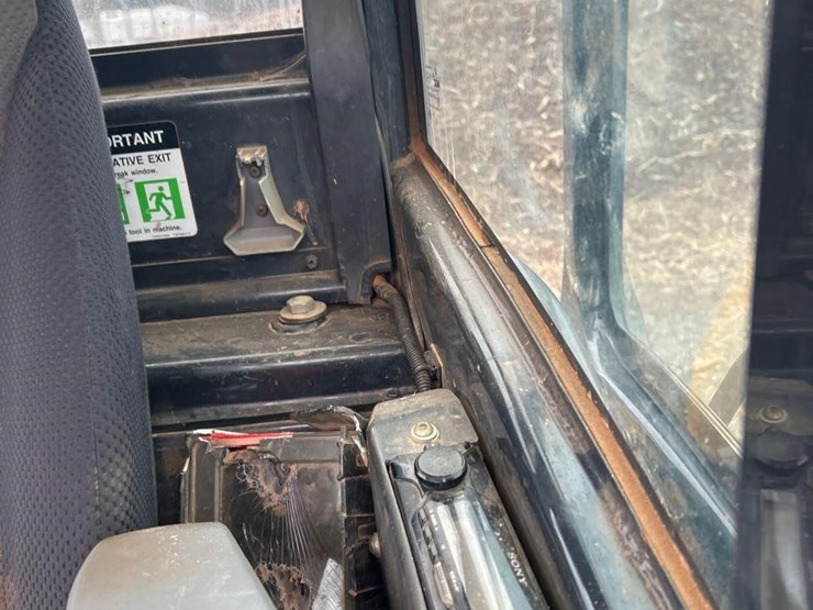 2029-deere-60g-image-29