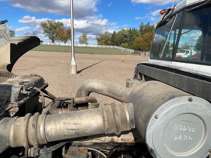 #1104-•-1989-international-truck-tractor-**should-be-trailered**-(has-mn-title)-image-18