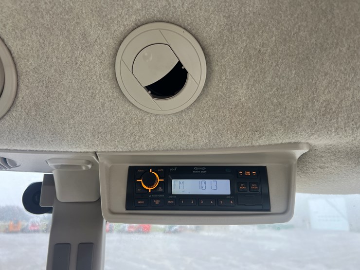 john-deere-6120e-image-12