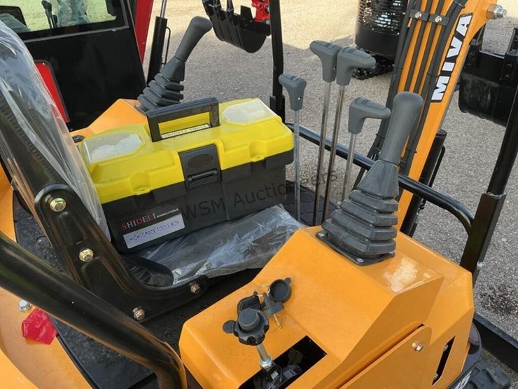 2025-miva-15-mini-excavator-image-8