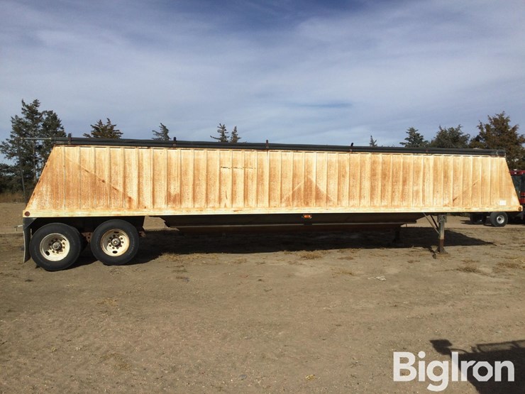 2000-neville-trailer-image-4