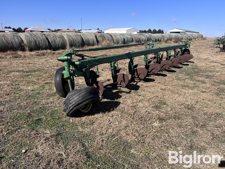 john-deere-8-image-5