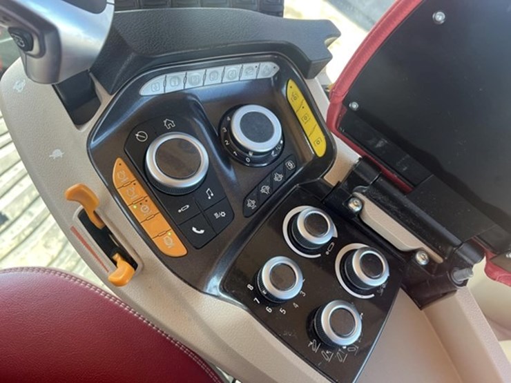 #155-•-2023-steiger-500rt-cvt-image-39